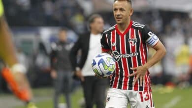 Rafinha em ação pelo São Paulo