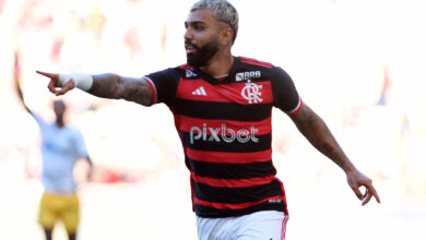 Gabigol comemorando gol no Flamengo