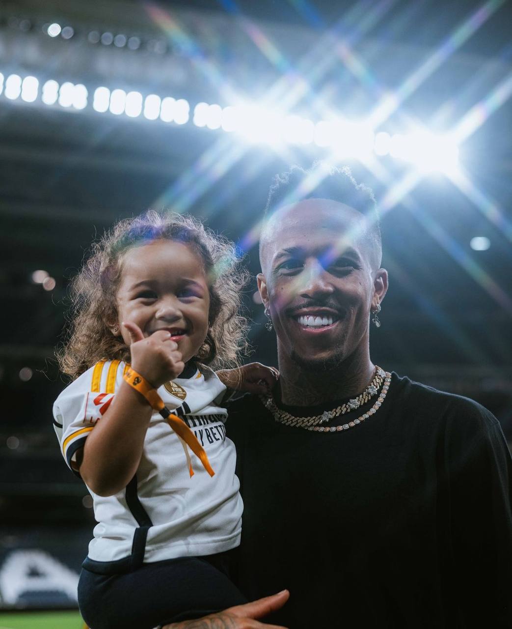 Éder Militão e Cecília