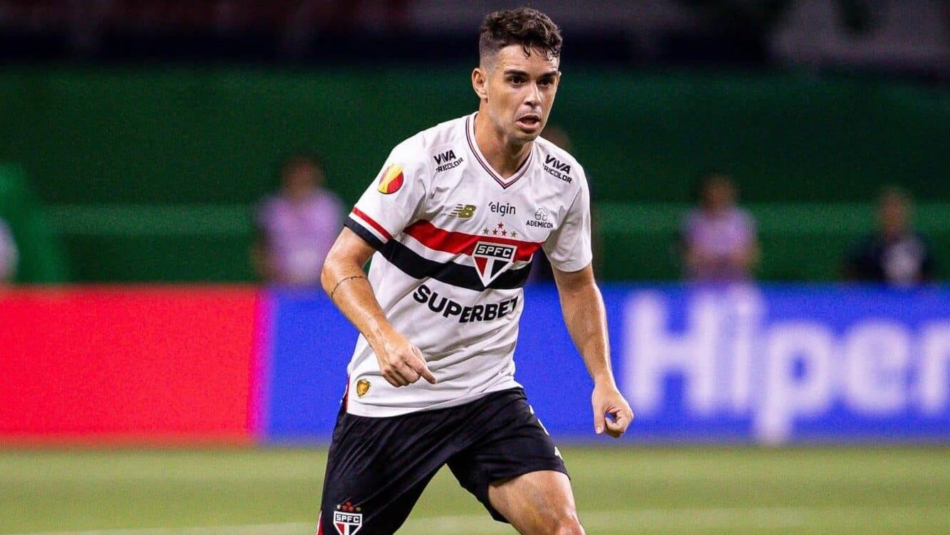 Oscar em ação pelo São Paulo