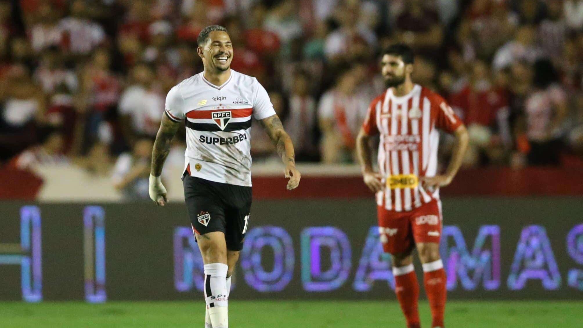Luciano, autor do primeiro gol do São Paulo