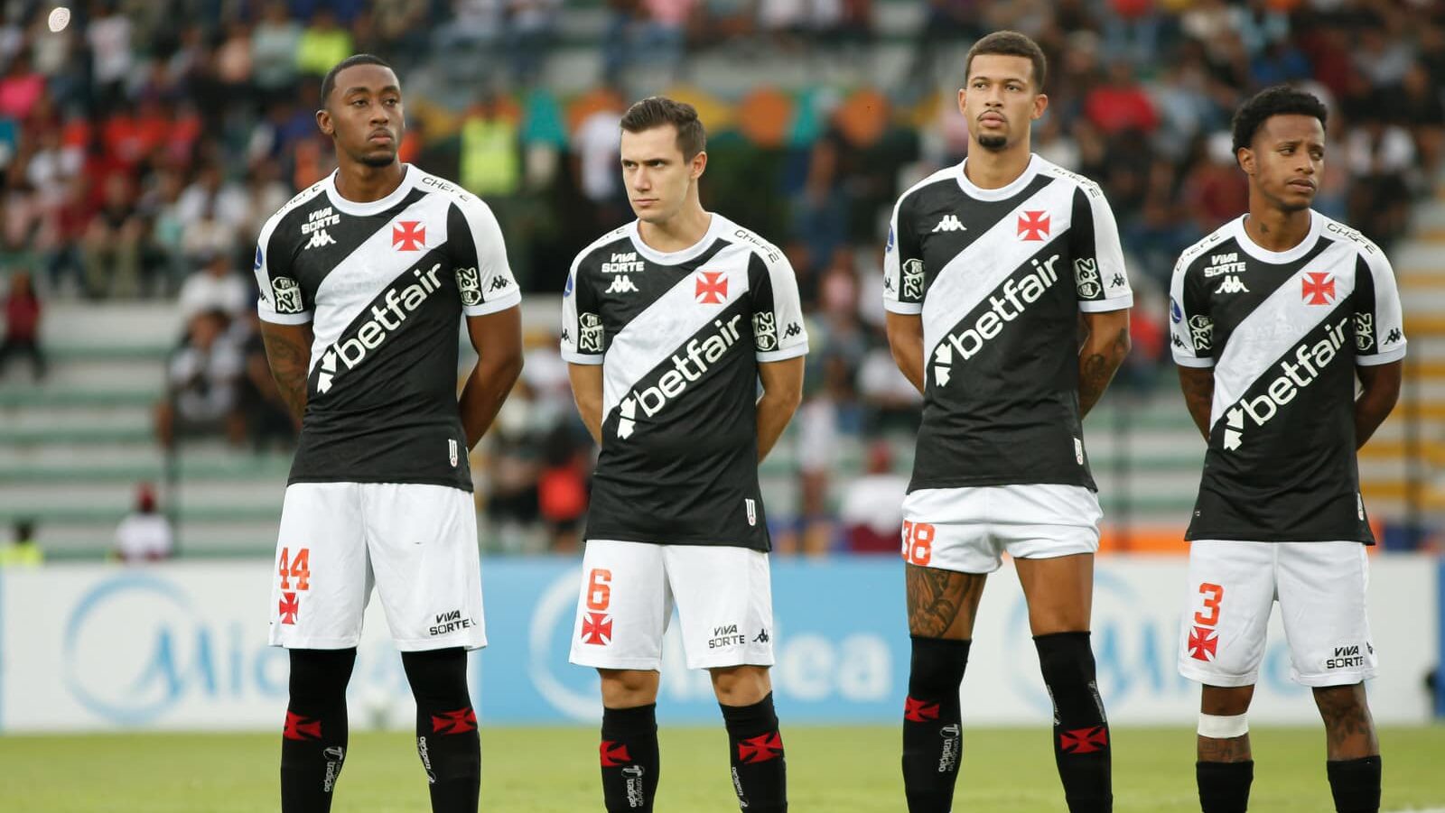 Luiz Gustavo, Lucas Piton, João Victor, Tchê Tchê, atletas do Vasco