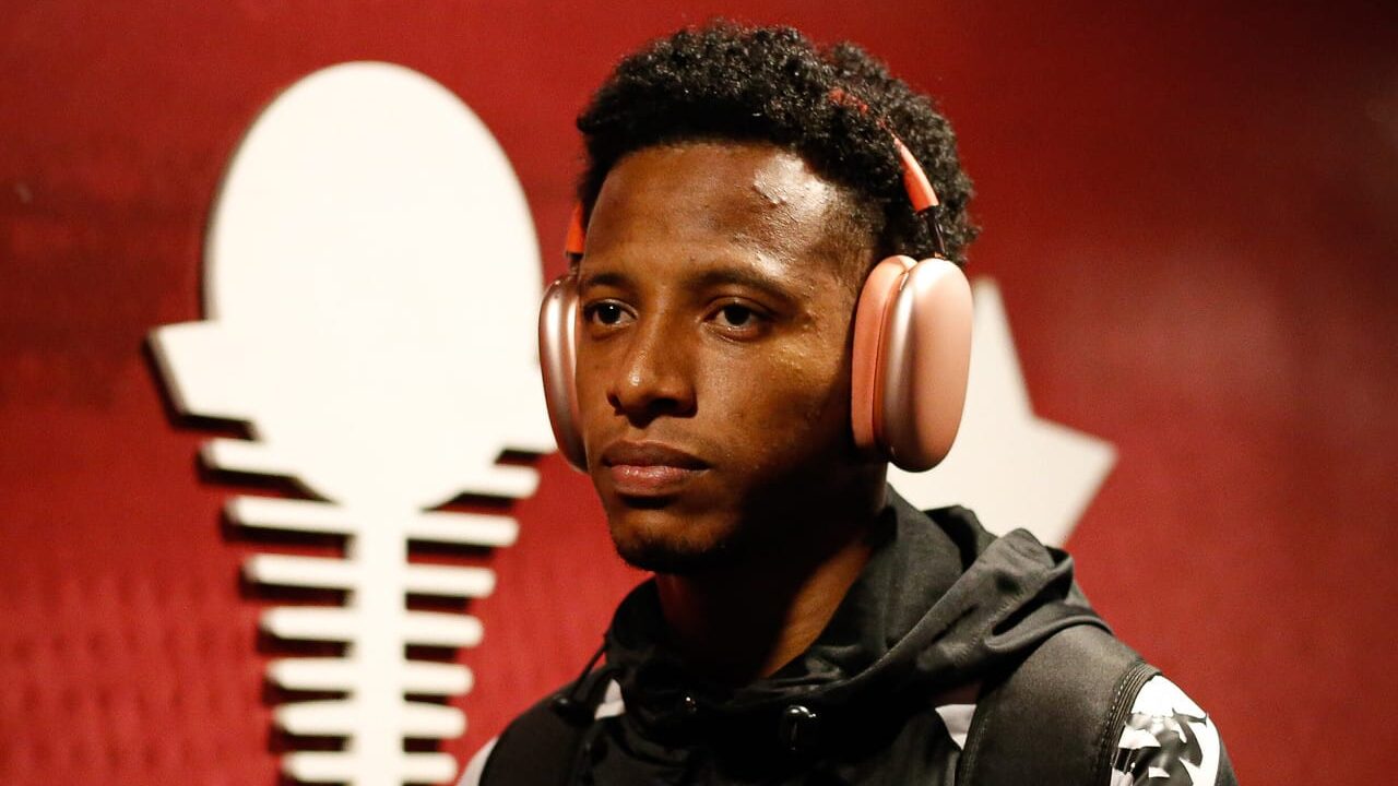 Tchê Tchê sobre Diniz