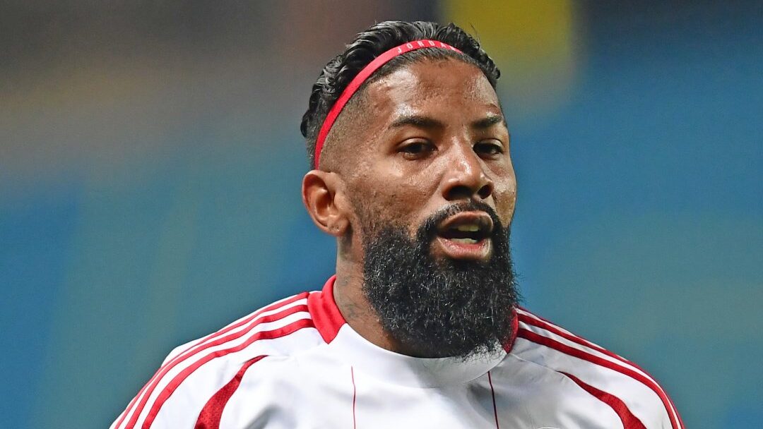 Rodinei em ação pelo Olympiacos