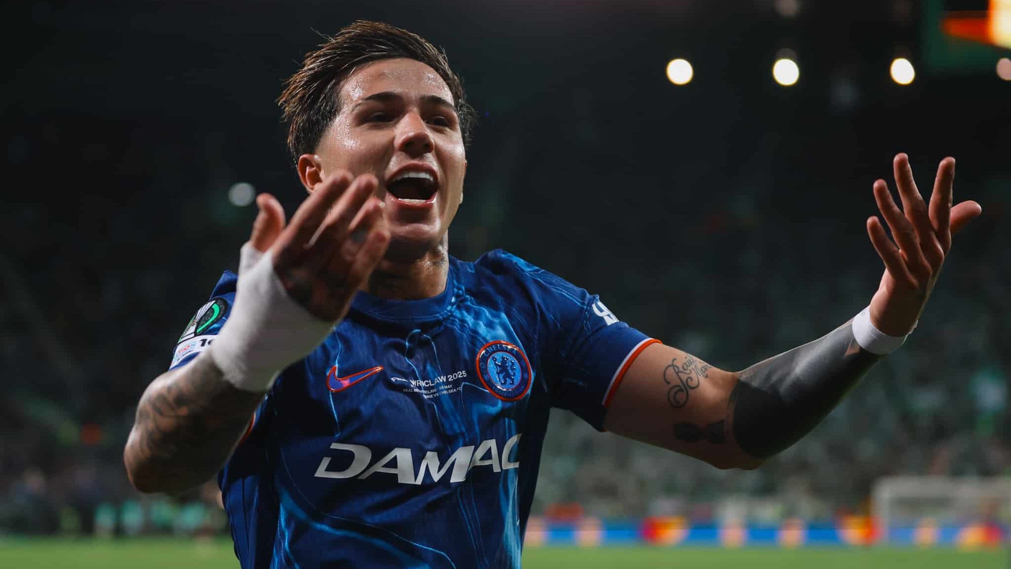 Enzo Fernández, autor do primeiro gol do Chelsea na final da Conference League