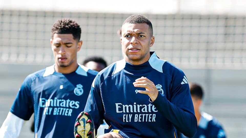 Bellingham e Mbappé se exercitam em treino do Real Madrid