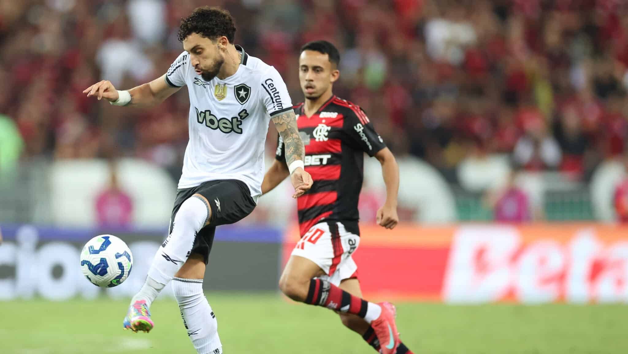 Alex Telles pelo Botafogo