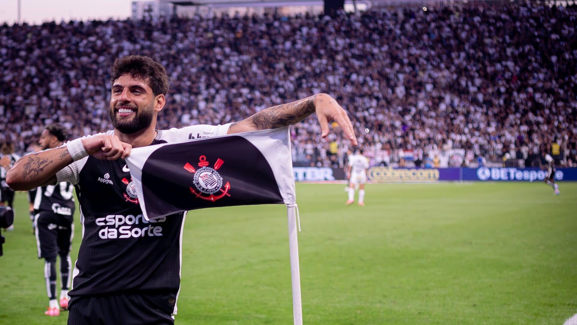 Yuri Alberto comemorando gol pelo Corinthians contra o Santos