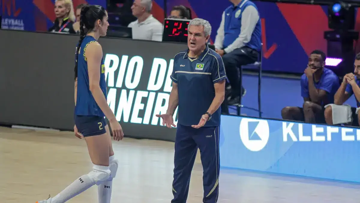 Zé Roberto Guimarães durante jogo da Seleção pela VNL