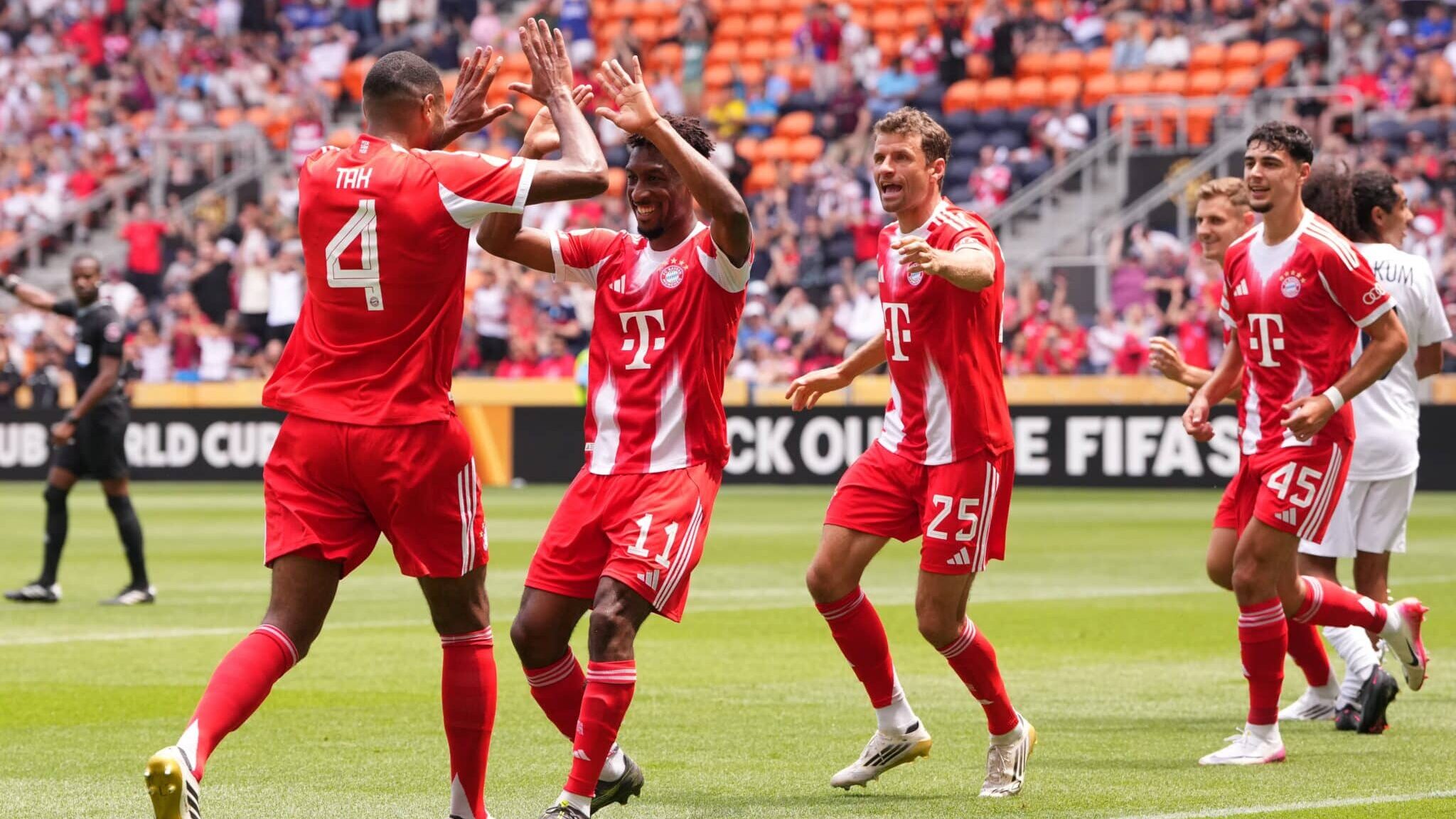 Jogadores do Bayern na goleada sobre o Auckland