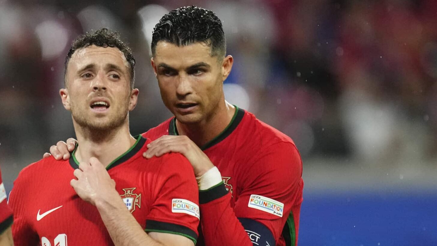 Diogo Jota e Cristiano Ronaldo pela seleção de Portugal