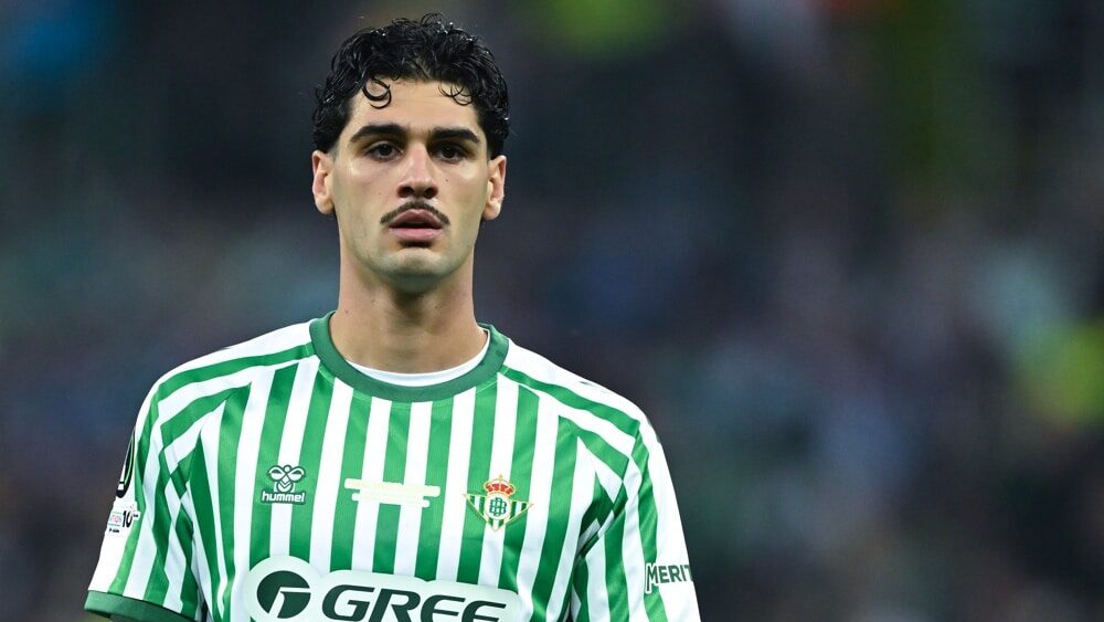 Johnny Cardoso foi um dos destaques do Betis na última temporada - Photo by ANP via Getty Images