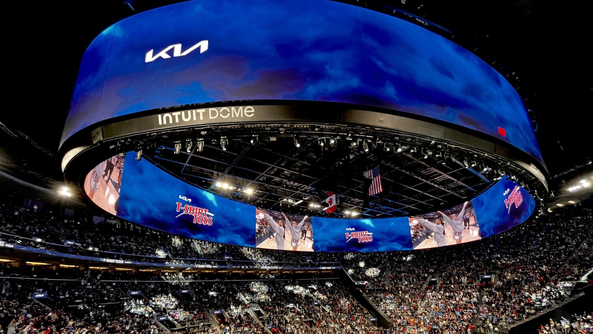 Vista interna do Intuit Dome