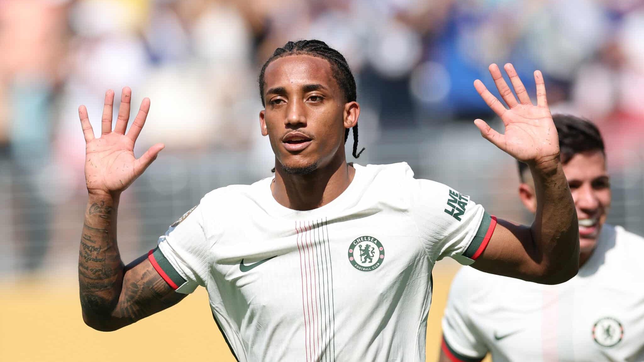 João Pedro pelo Chelsea contra o Fluminense