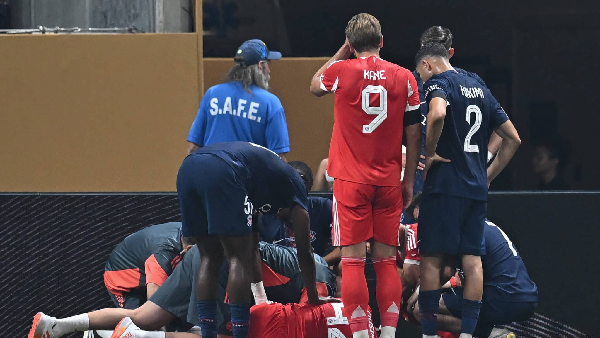 Musiala lesionado no jogo entre PSG e Bayern de Munique