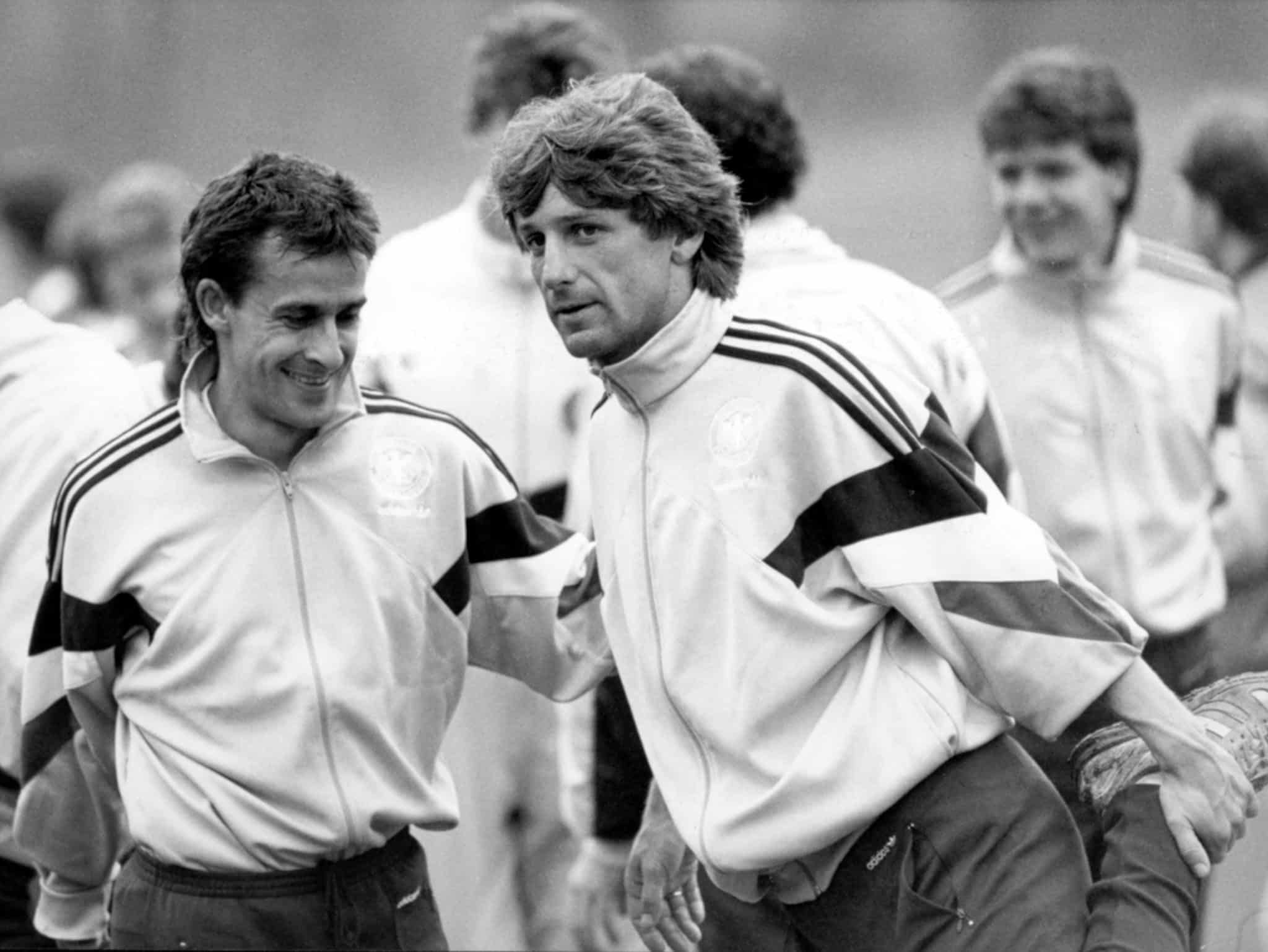 Frank Mill (à direita)