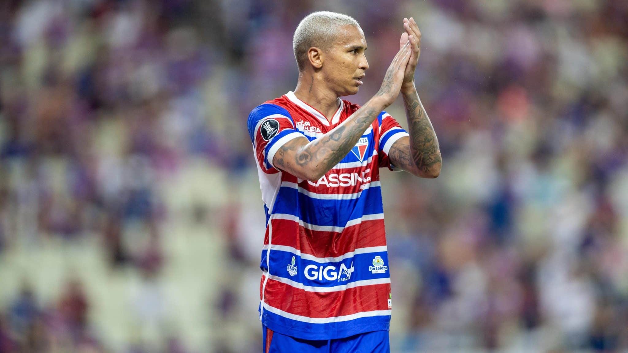 Deyverson em ação pelo Fortaleza - Gazeta Press