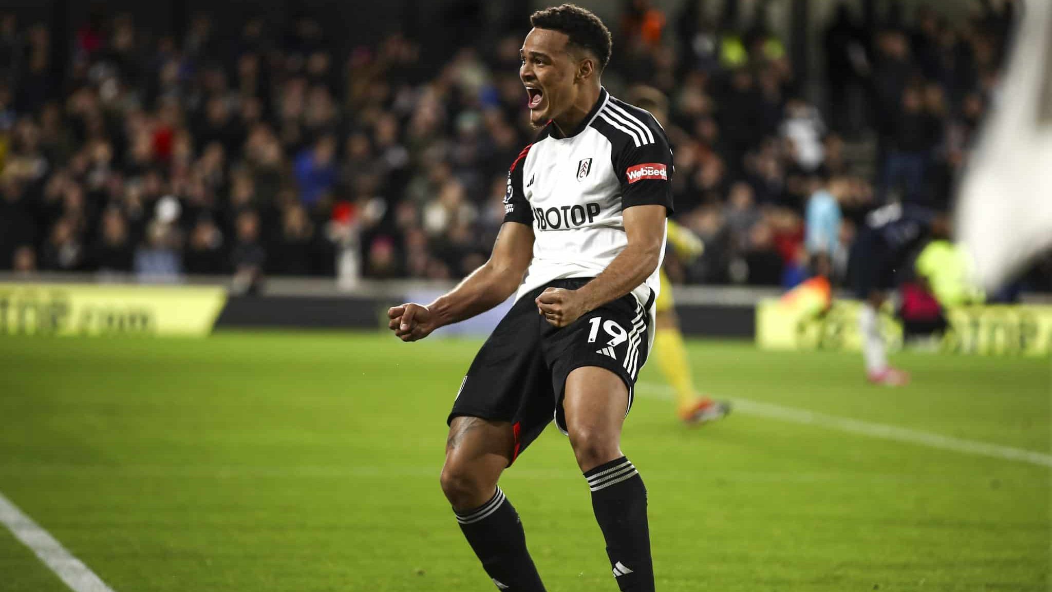 Rodrigo Muniz em ação pelo Fulham - MI News/NurPhoto via Getty Images