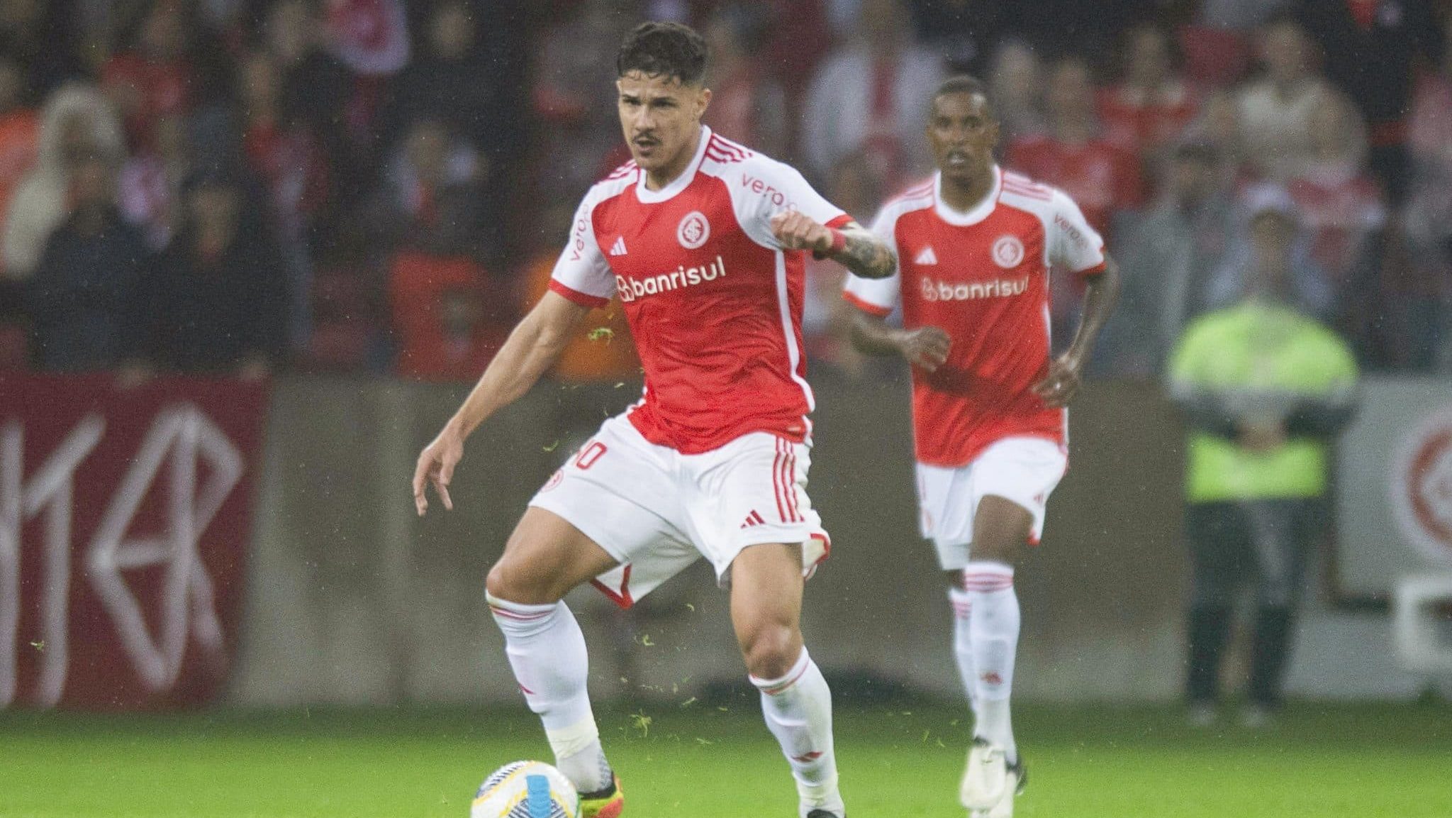 Rômulo defendeu o Internacional entre 2023 e 2024 - Max Peixoto/Eurasia Sport Images/Getty Images