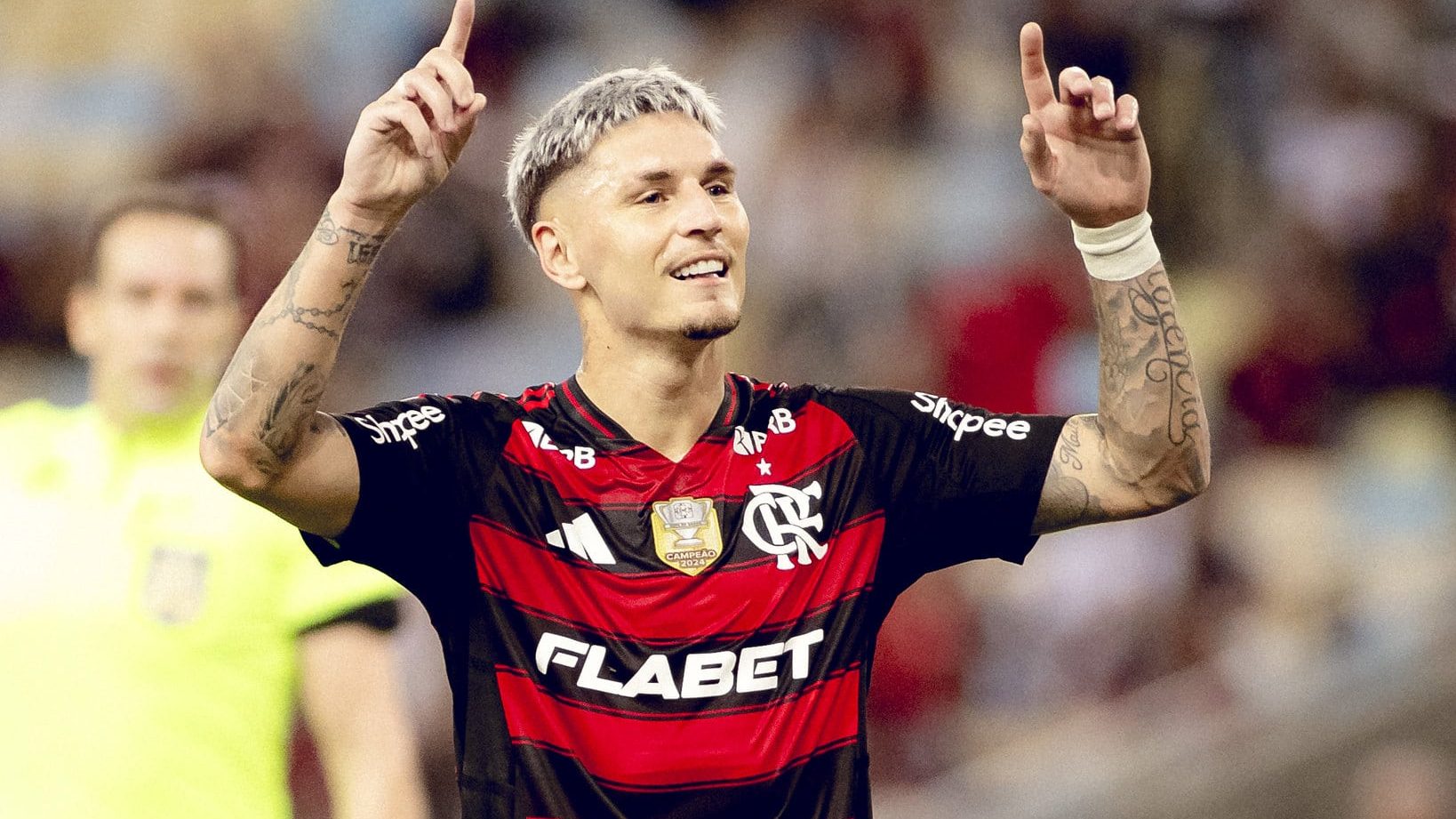 Varela comemorando gol pelo Flamengo - Adriano Fontes / Flamengo