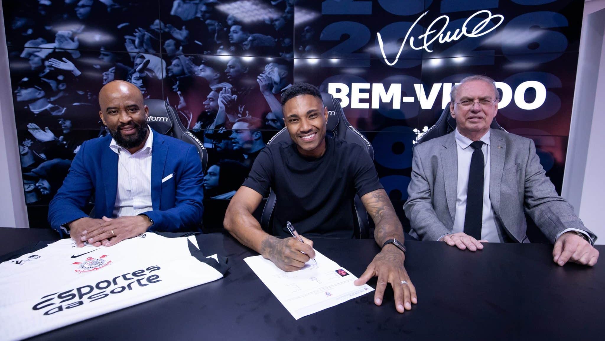 Vitinho foi anunciado como novo reforço do Corinthians - Rodrigo Coca / Agência Corinthians