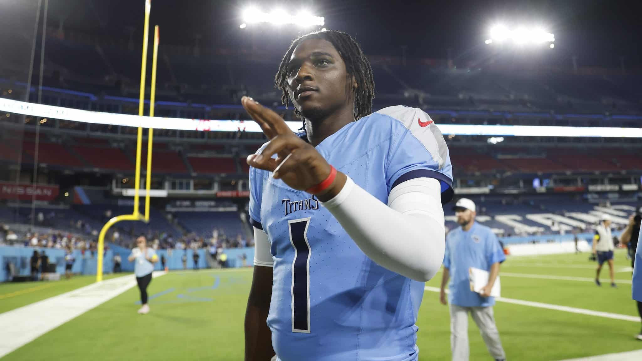 Cam Ward pelo Tennessee Titans da NFL