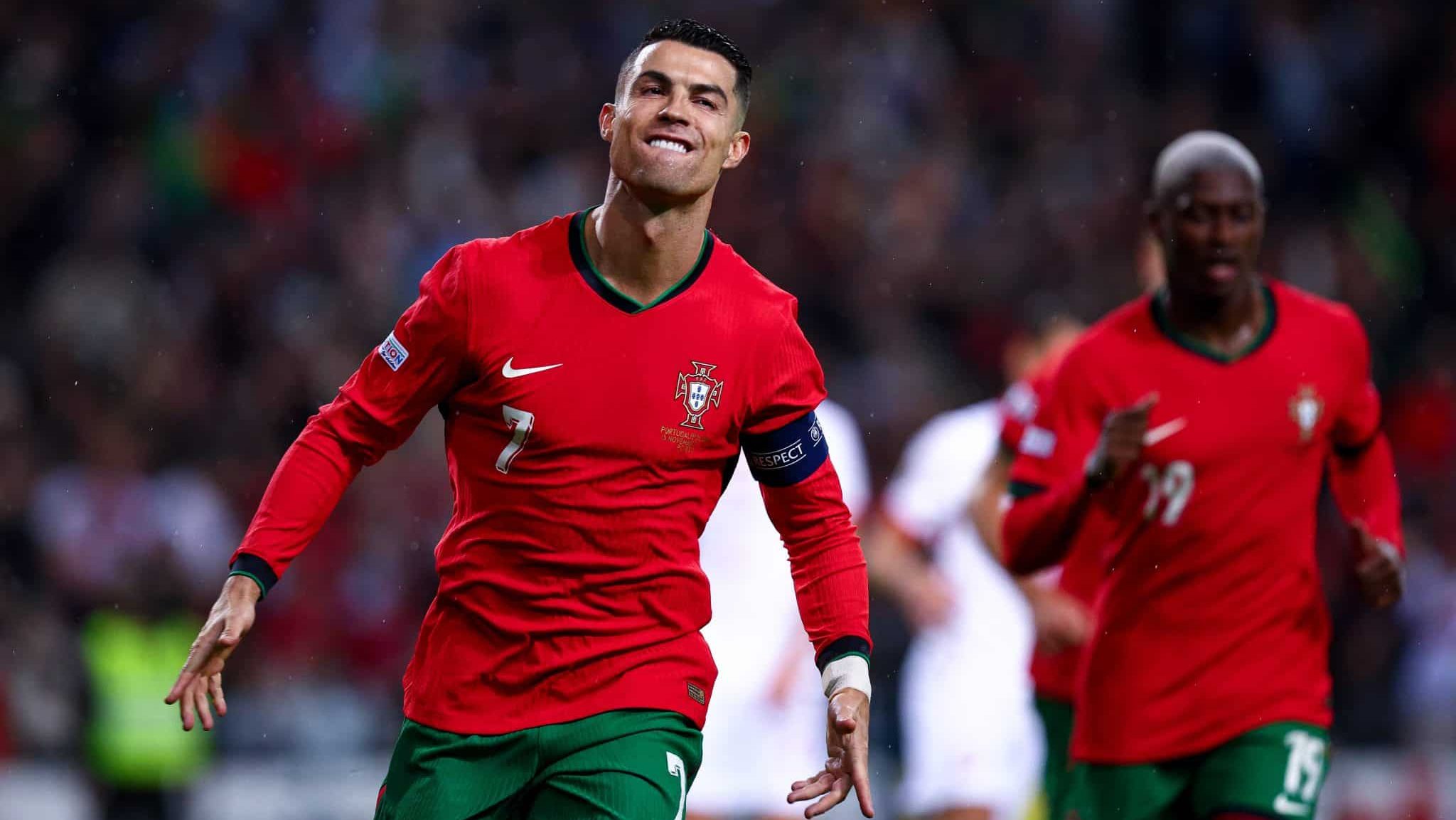 Cristiano Ronaldo comemorando gol por Portugal