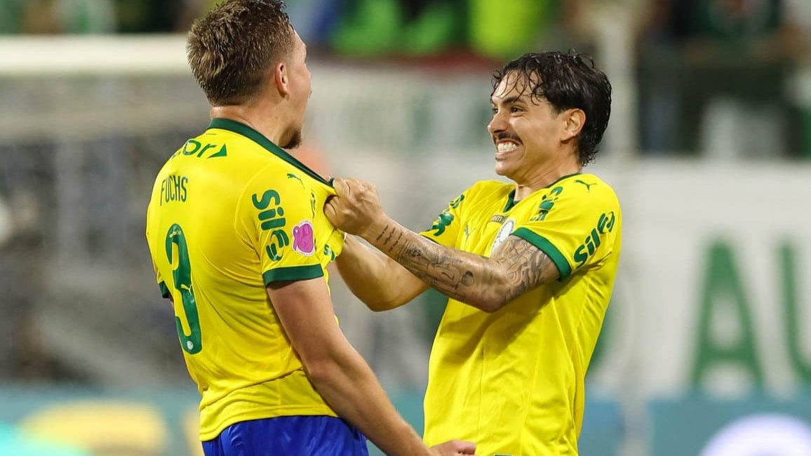 Bruno Fuchs e Maurício comemoram gol do Palmeiras