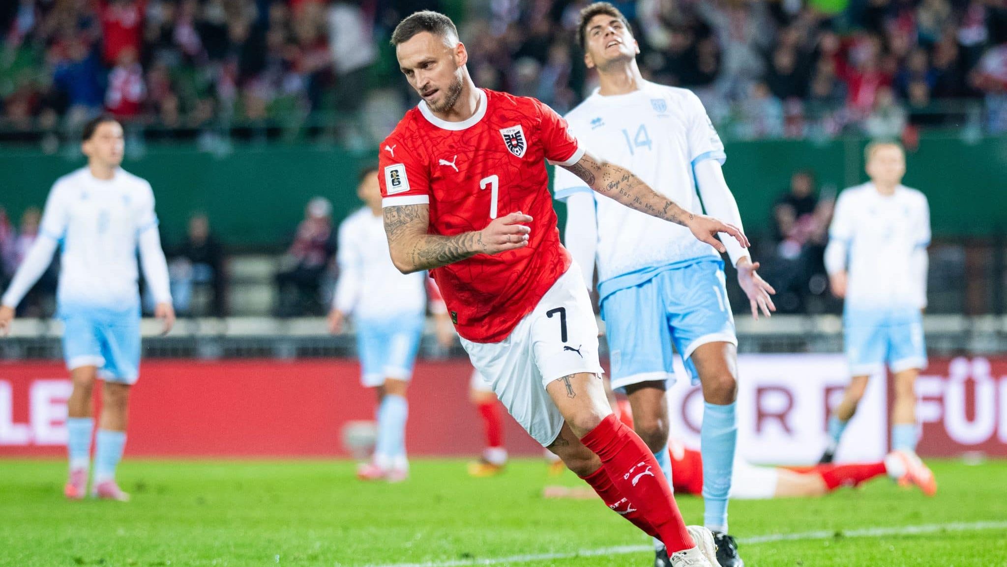 Arnautovic comemorando um dos seus quatro gols na goleada por 10 a 0 da Áustria sobre San Marino
