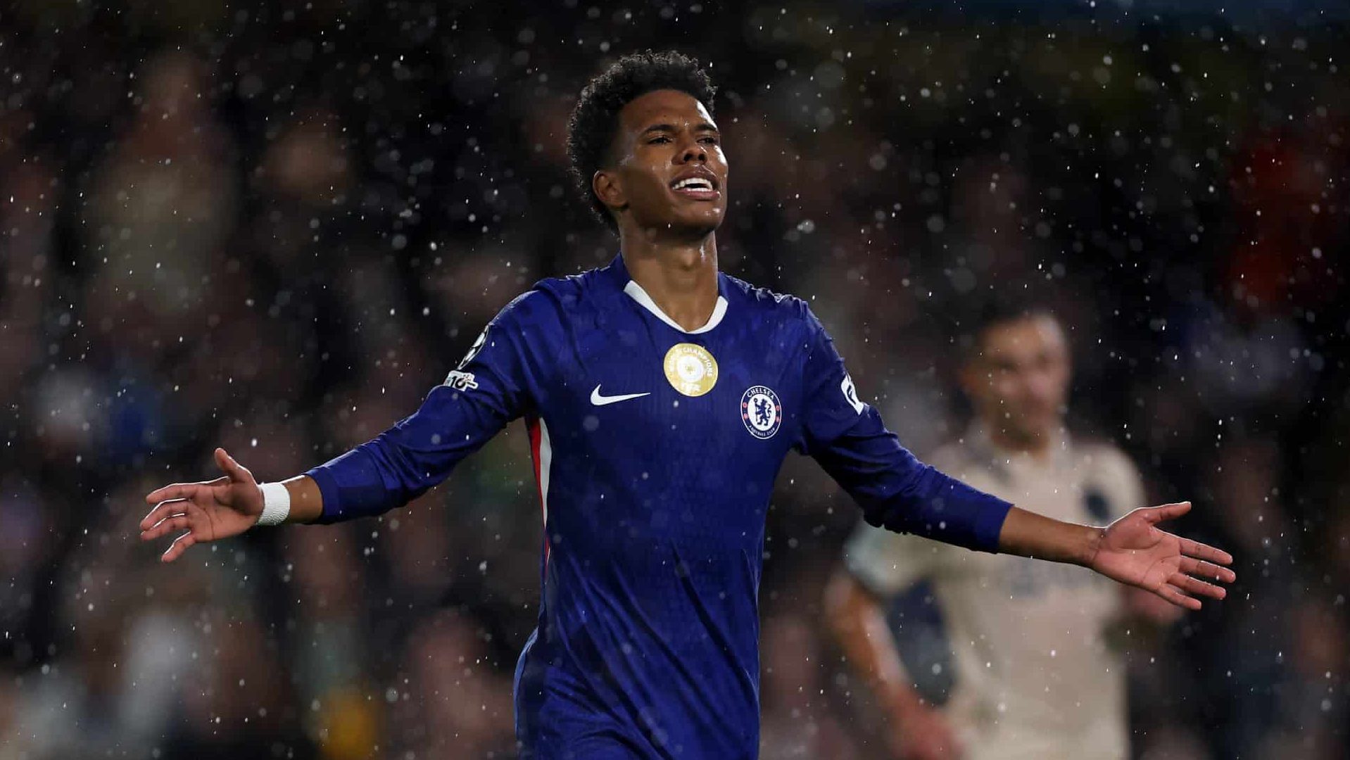 Estêvão em ação pelo Chelsea