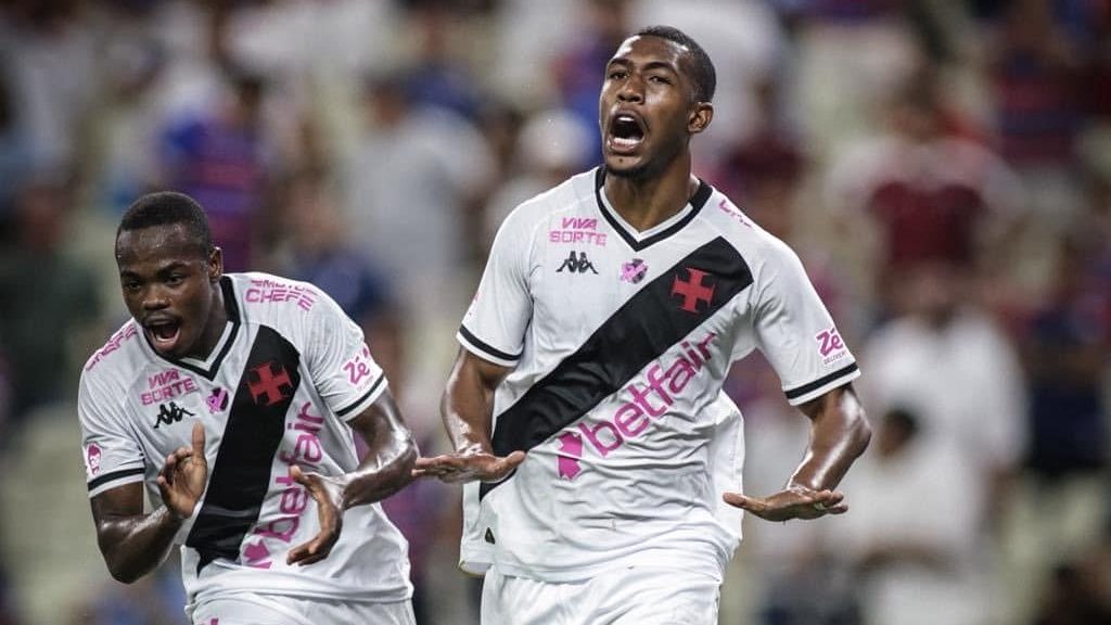 Rayan em ação pelo Vasco