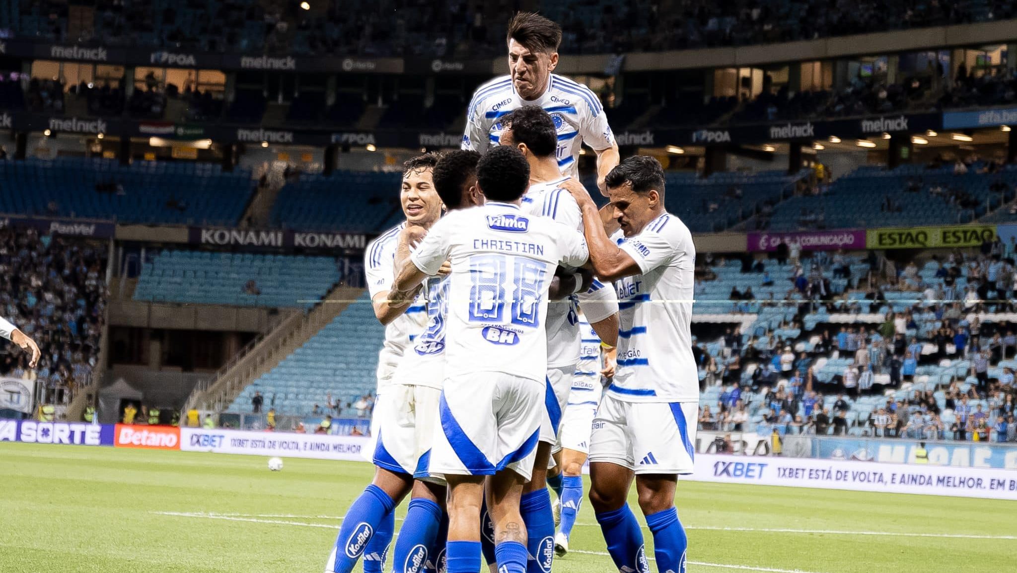 Fabrício Bruno comemora gol