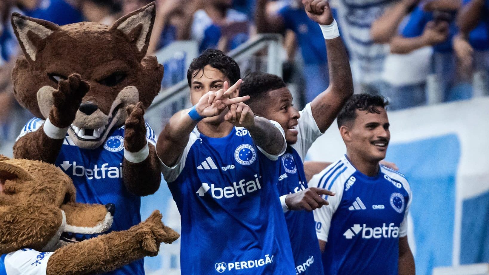 Kaio Jorge, do Cruzeiro, comemora gol contra o Corinthians no Mineirão valendo vaga na Libertadores
