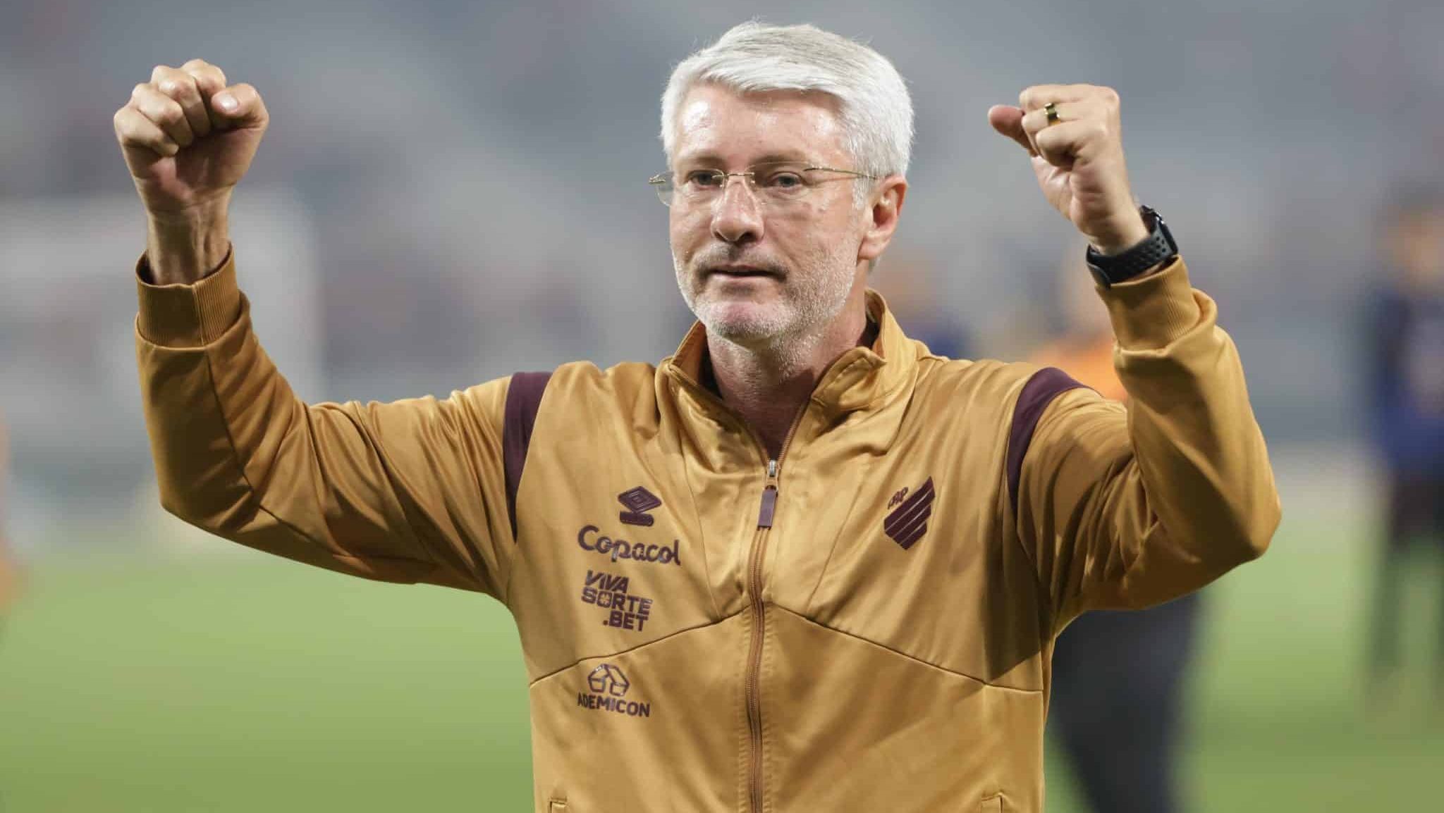 Odair Hellmann, técnico do Athletico-PR