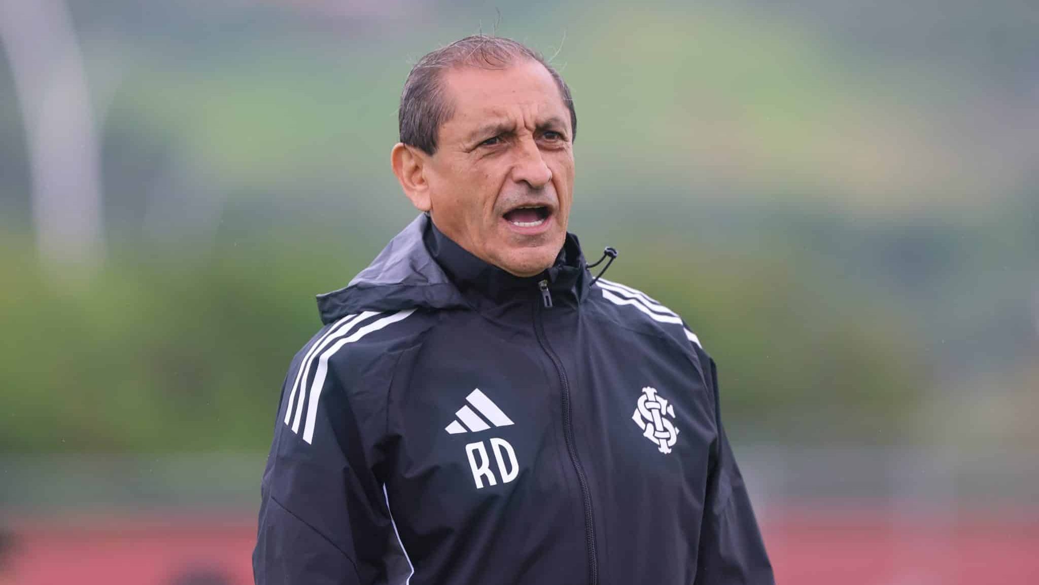 Ramón Díaz em treino do Inter