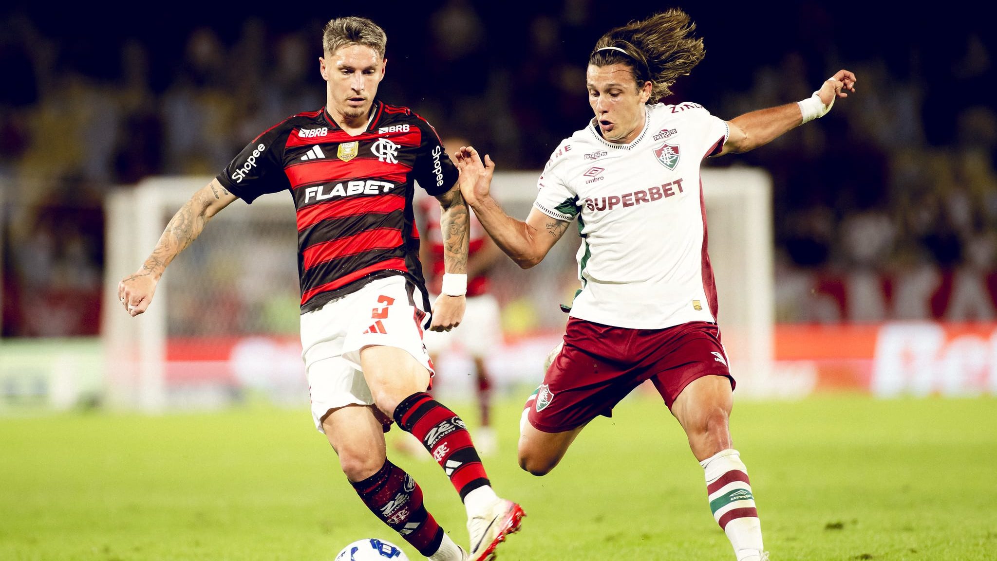 Varela, do Flamengo, e Canobbio, do Fluminense