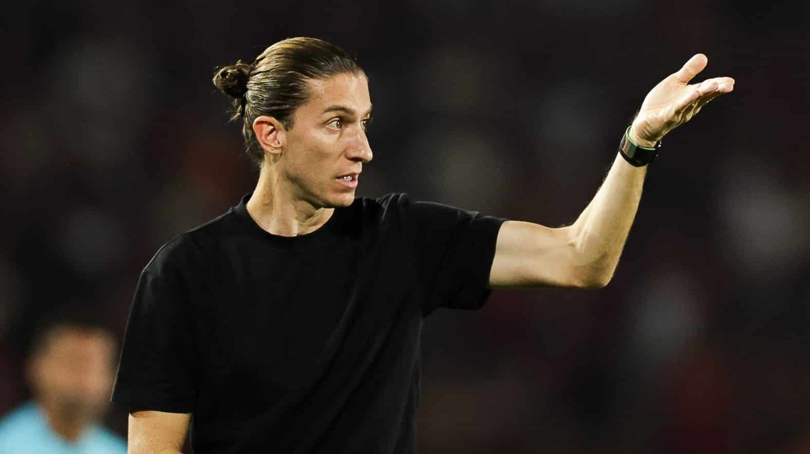 Filipe Luís comandando o Flamengo