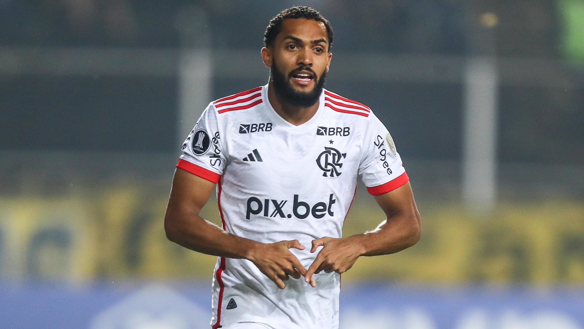 Juninho comemorando gol pelo Flamengo