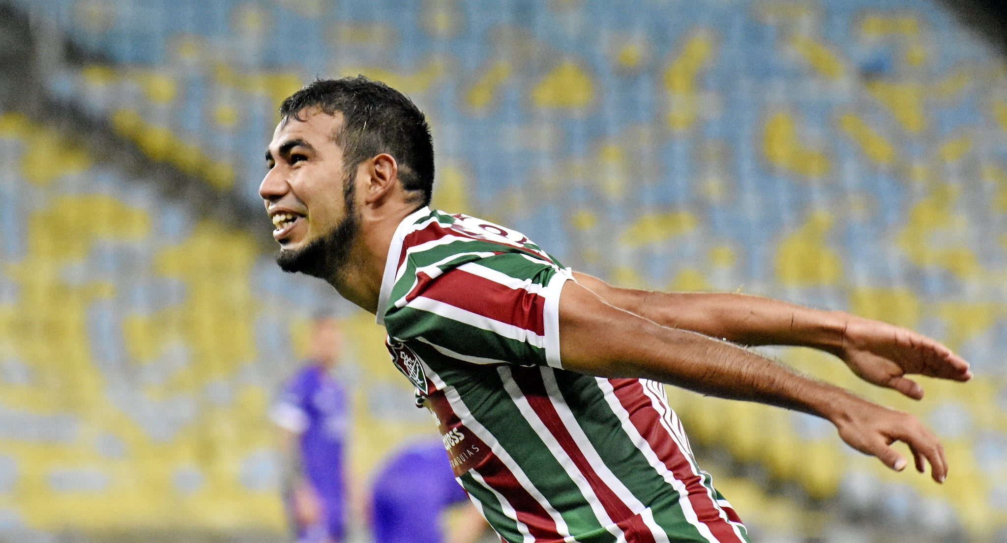 Sornoza em ação pelo Fluminense