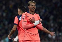 Lamine Yamal comemorando gol pelo Barcelona