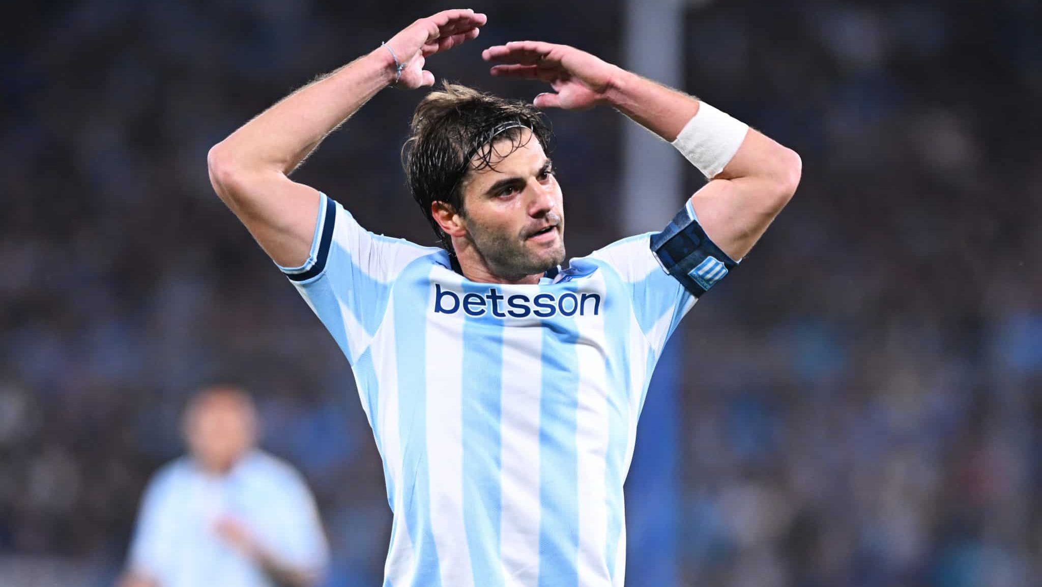 Santiago Sosa em ação pelo Racing