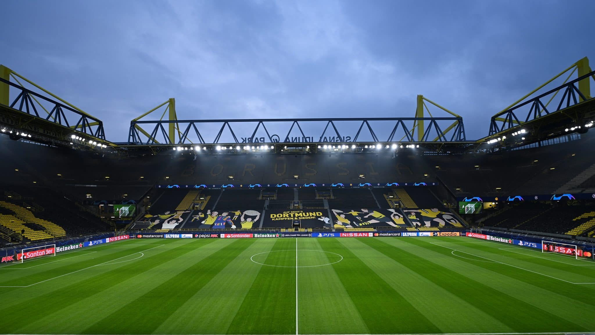 Signal Iduna Park receberá Borussia Dortmund x Borussia Monchengladbach - Lukas Schulze - UEFA/UEFA via Getty Images