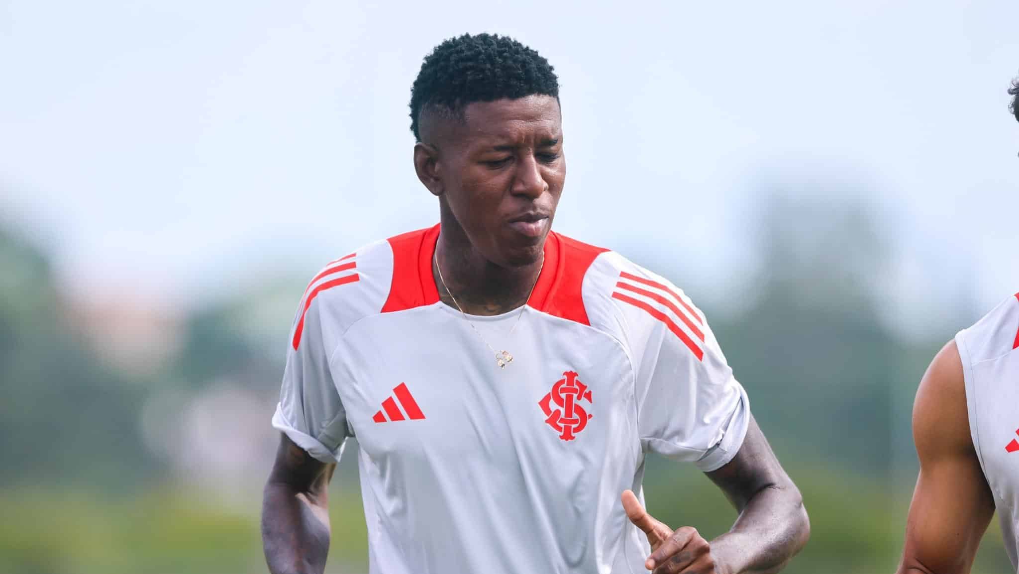 Vitão foi contratado pelo Flamengo ao Inter