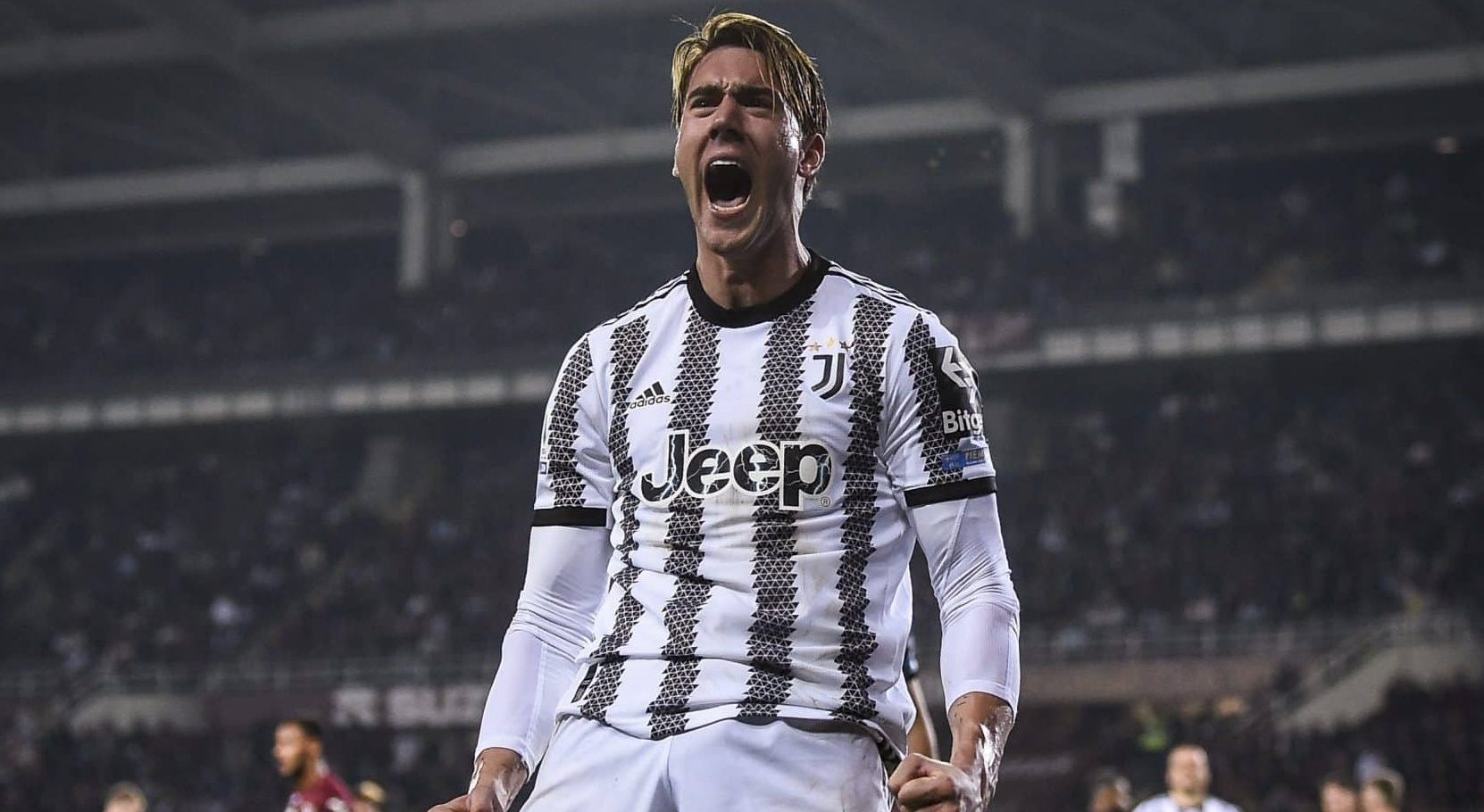 Vlahovic jogando pela Juventus