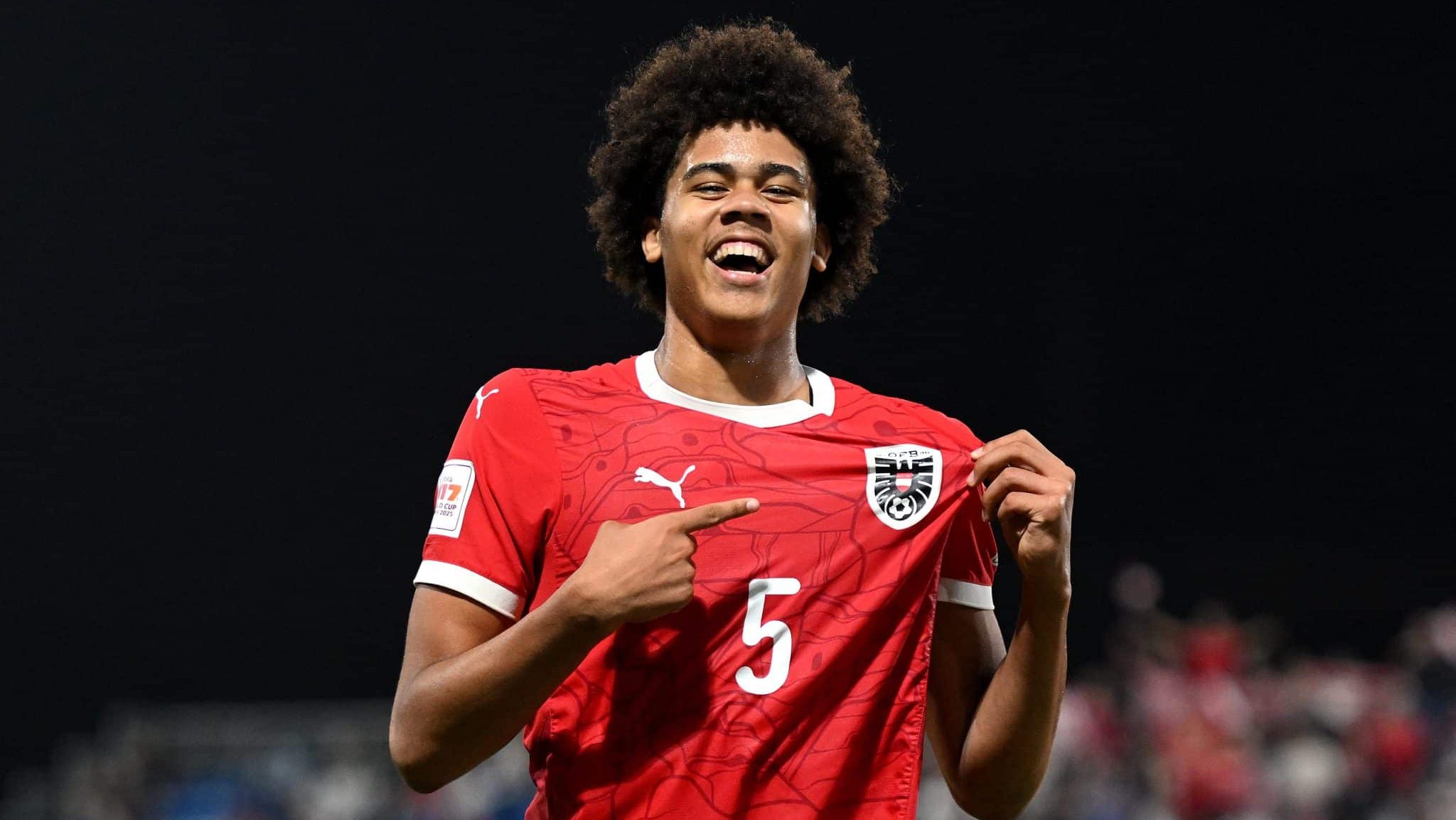 Ifeanyi Ndukwe comemora gol no Mundial sub-17