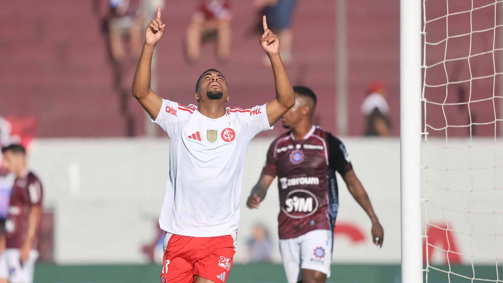 Gustavo Prado marcou o gol do Internacional sobre o Caxias