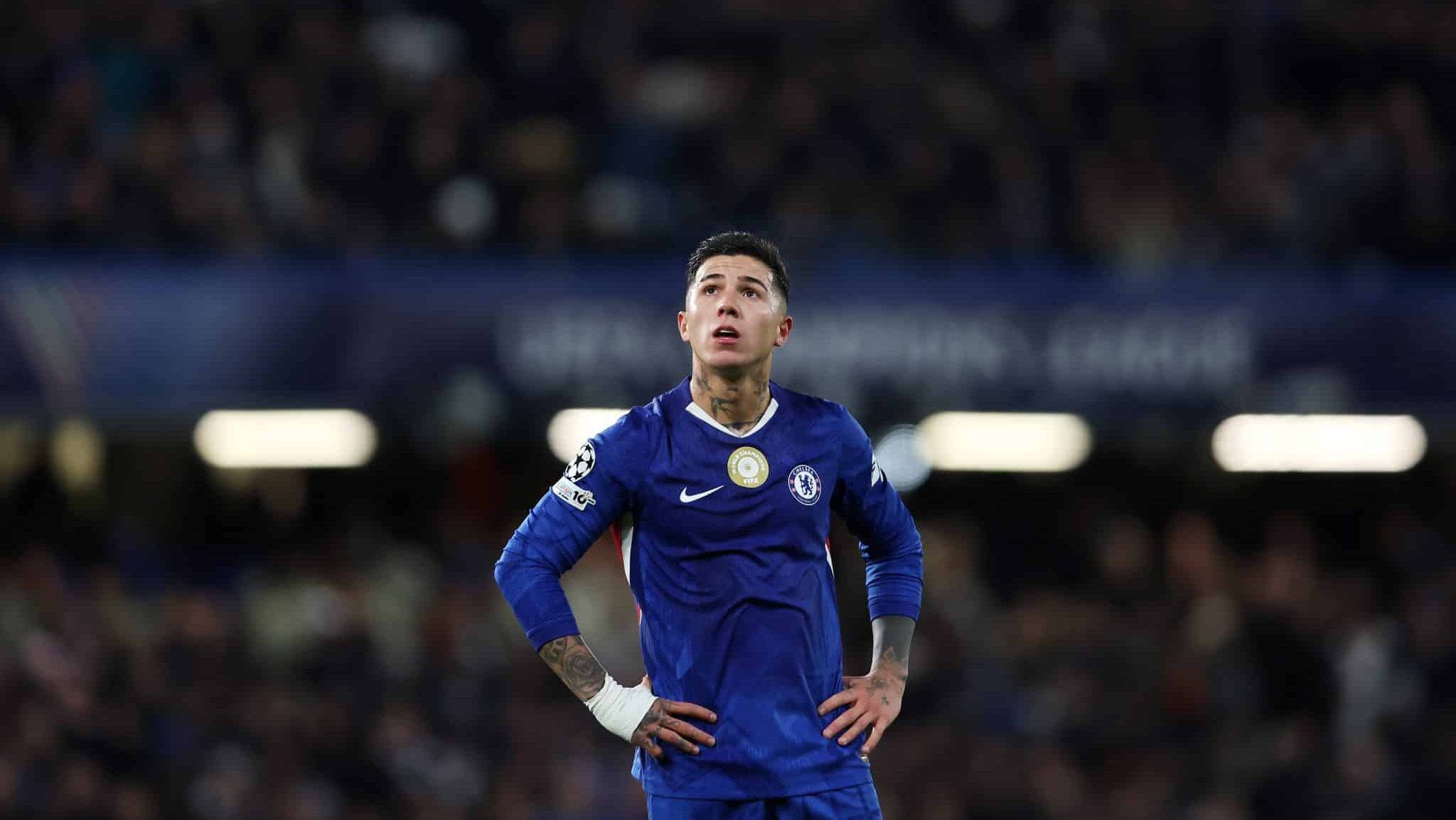 Enzo Fernández em ação pelo Chelsea