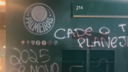 Muros do Allianz Parque foram pichados após a derrota do Palmeiras para o Novorizontino