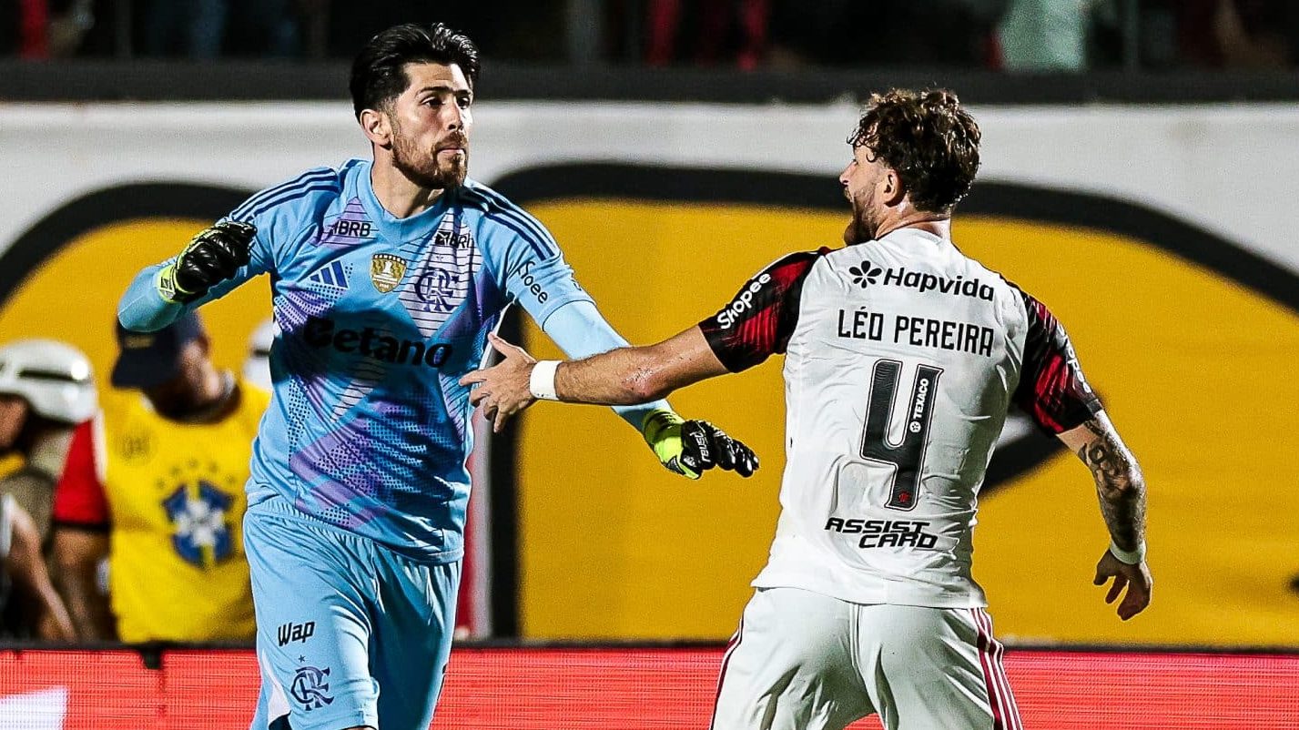 Rossi defendeu pênalti na vitória do Flamengo