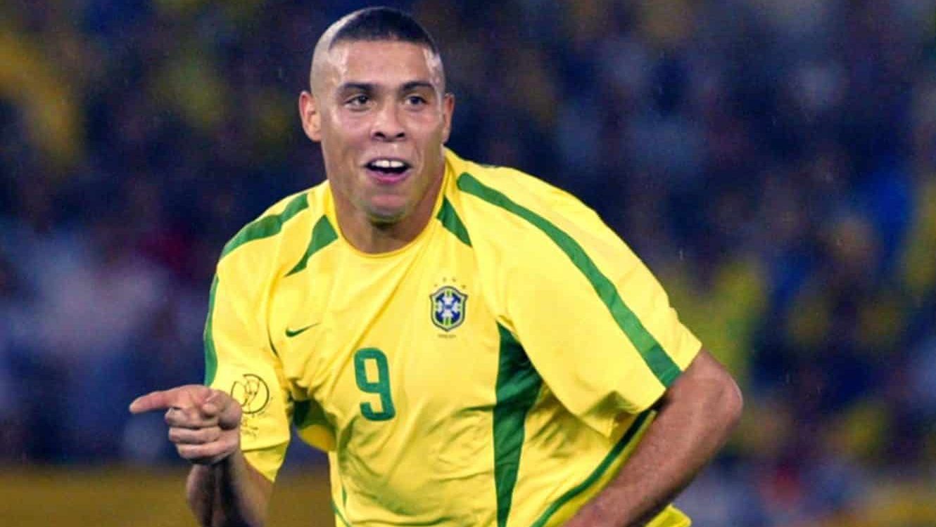 Ronaldo comemora gol na final da Copa de 2002